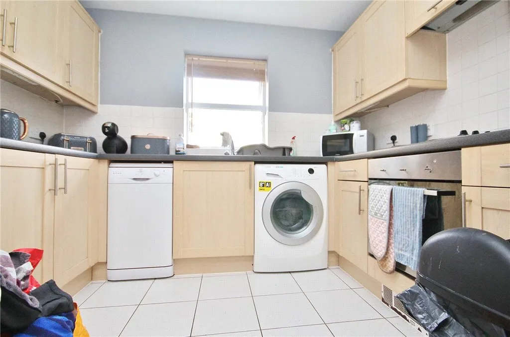 International Way, Sunbury, TW16, photo 4