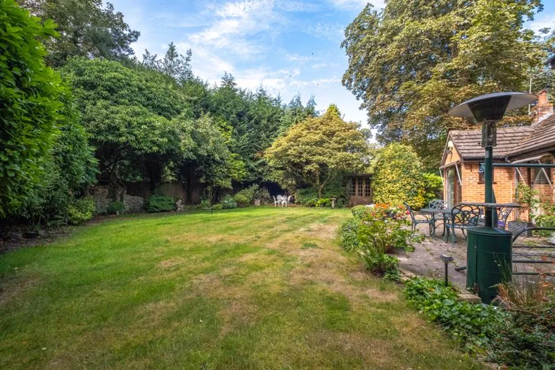 Woodstock Drive, Four Oaks, B74, photo 37