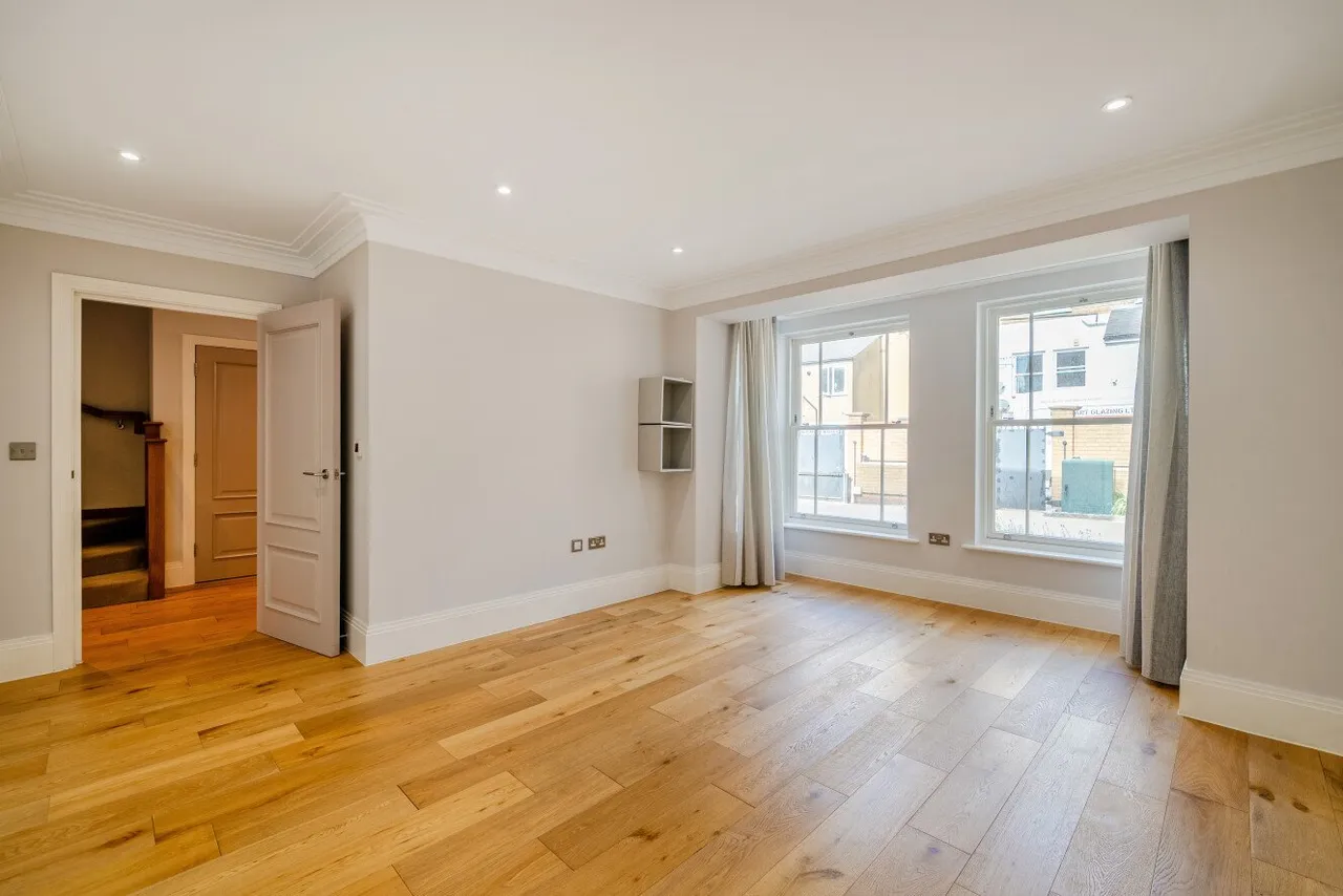 Gunnersbury Mews, Chiswick, W4, photo 17
