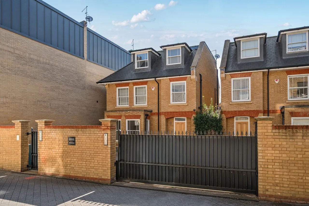Gunnersbury Mews, Chiswick, W4, photo 19