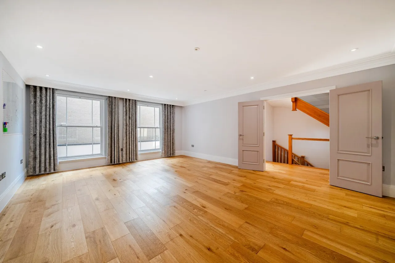 Gunnersbury Mews, Chiswick, W4, photo 3
