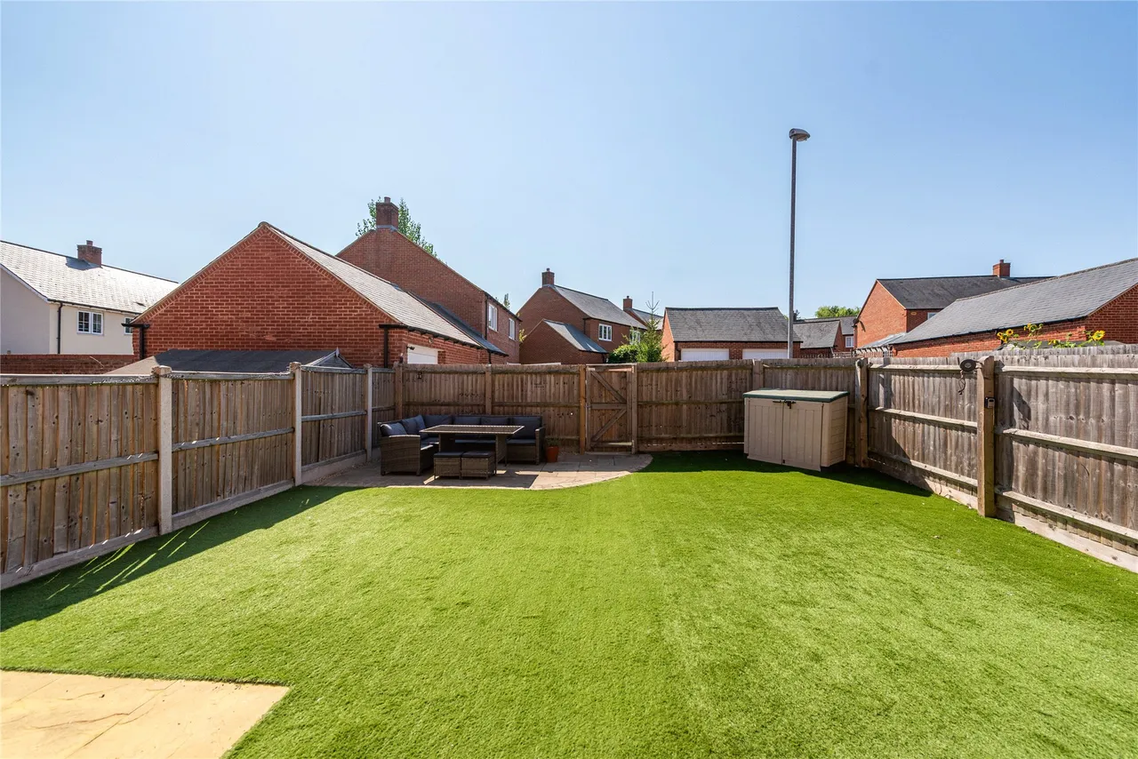 Needlepin Way, Buckingham, MK18, photo 3