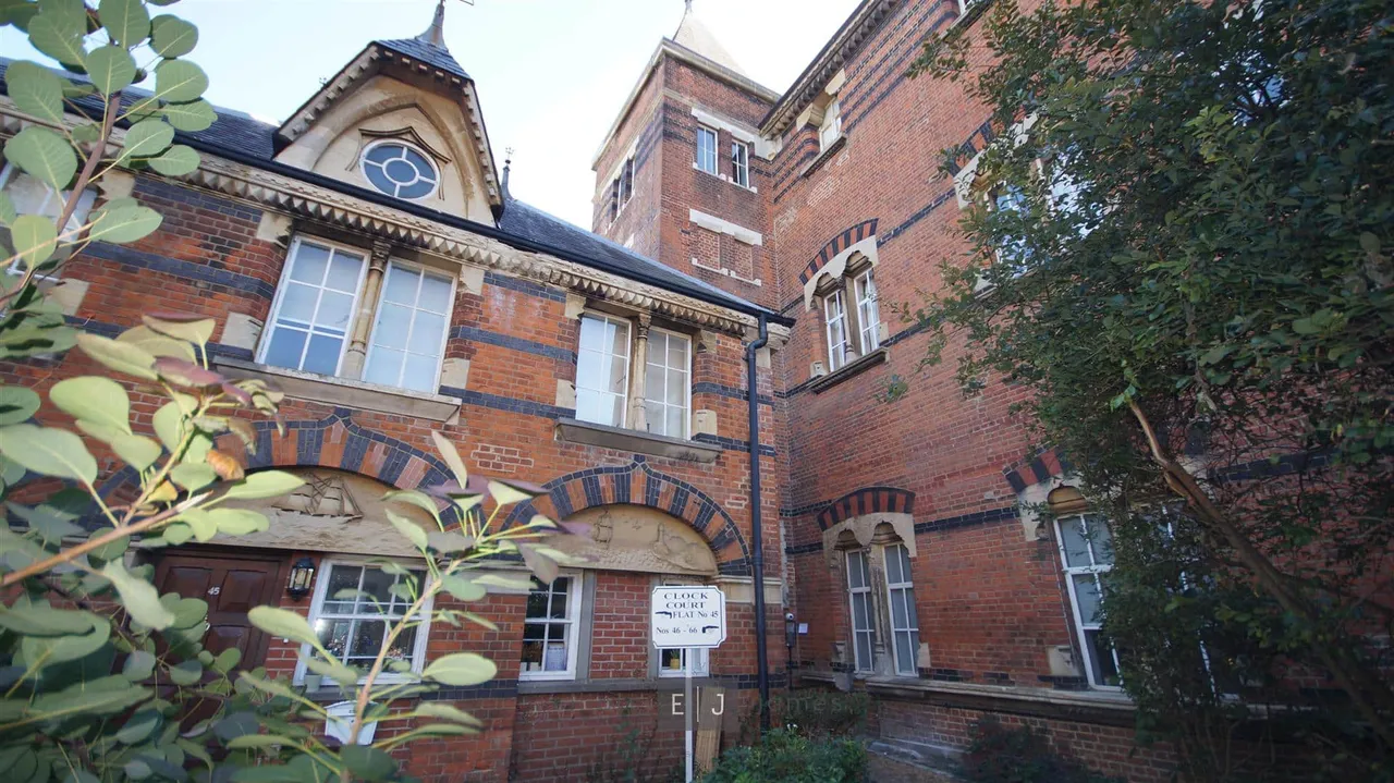 flat to rent — Victory Road, London