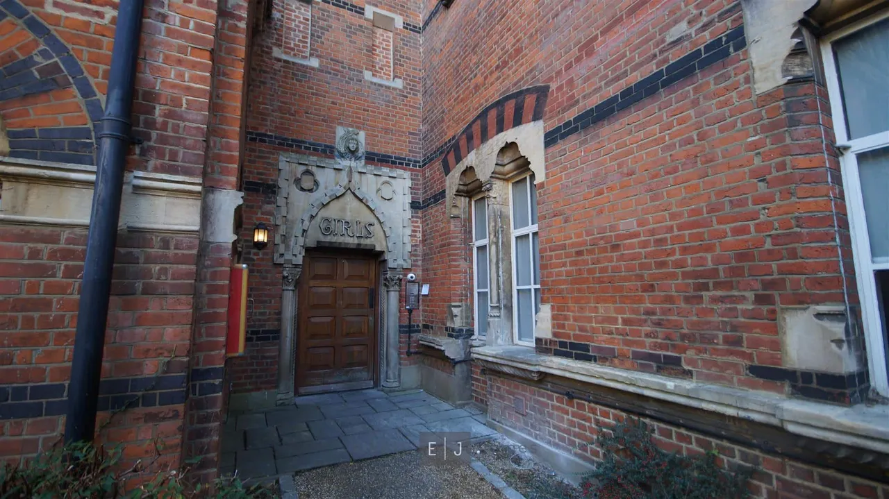 Victory Road, London, photo 9
