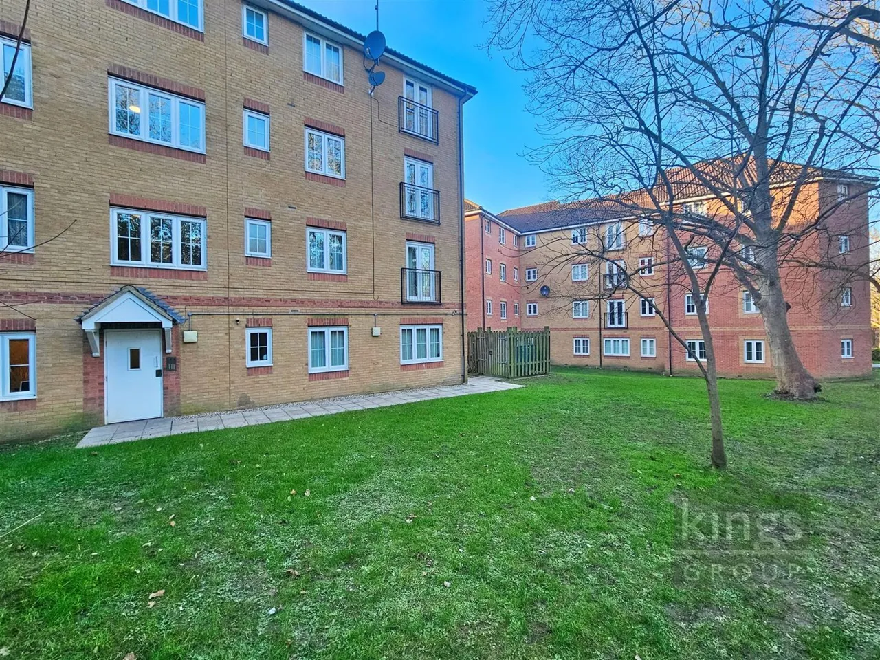 2 bed flat for sale, Bromley Close., Harlow, CM20