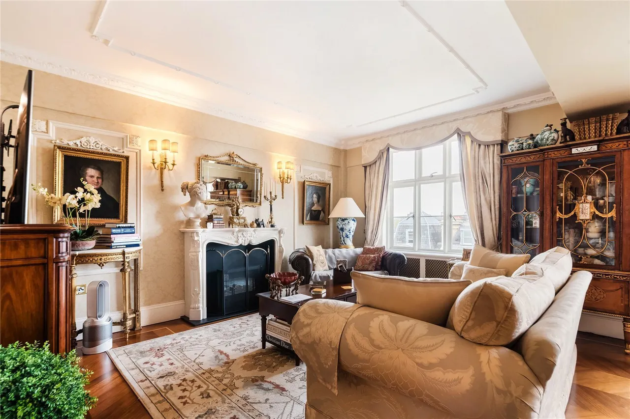 Chesterfield Gardens, Mayfair, W1J, photo 2