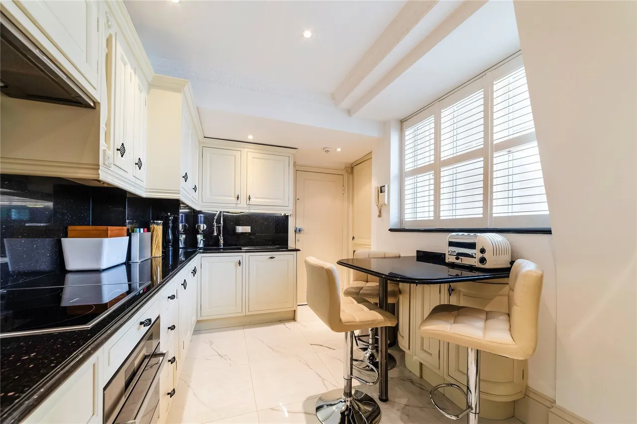 Chesterfield Gardens, Mayfair, W1J, photo 9