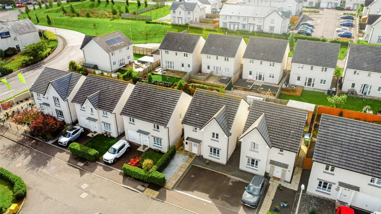 Charolais Lane, Huntingtower, PH1, photo 18
