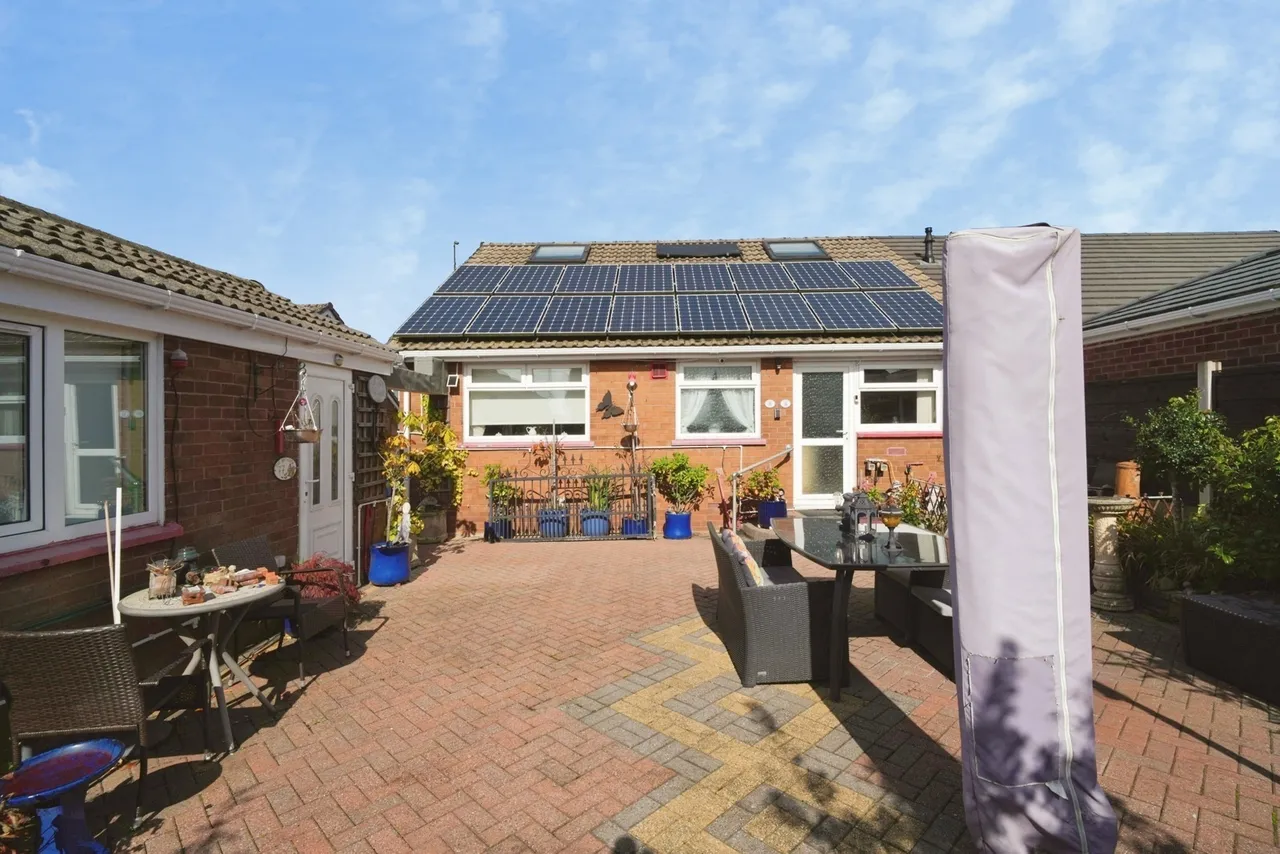 Churchill Drive, Little Lever, BL3, photo 13