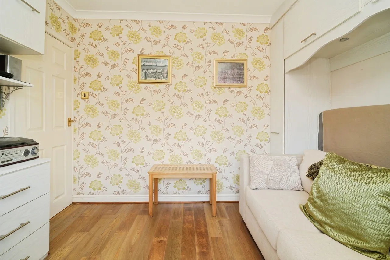 Churchill Drive, Little Lever, BL3, photo 3