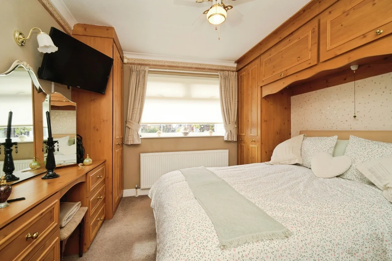 Churchill Drive, Little Lever, BL3, photo 9