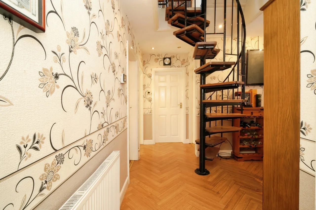 Churchill Drive, Little Lever, BL3, photo 18