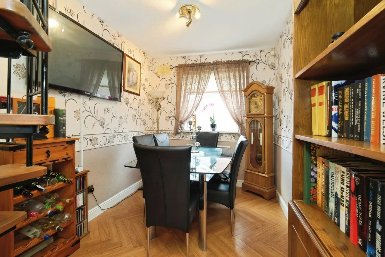 Churchill Drive, Little Lever, BL3, photo 4