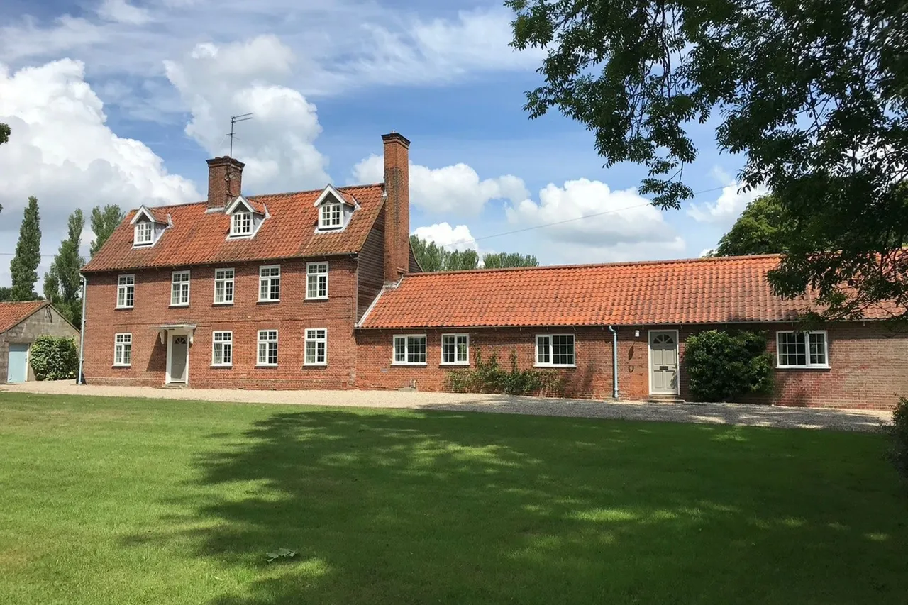 5 bed house to rent, Bradenham