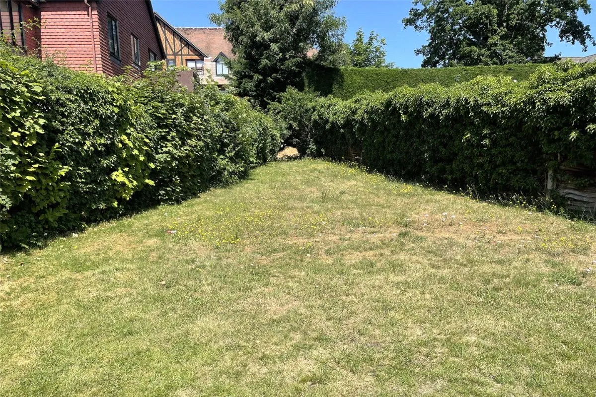 High Street, Hartley Wintney, Hampshire, RG27 8PE, photo 5