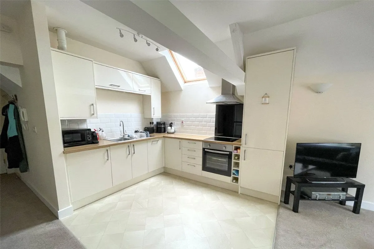 High Street, Hartley Wintney, Hampshire, RG27 8PE, photo 4
