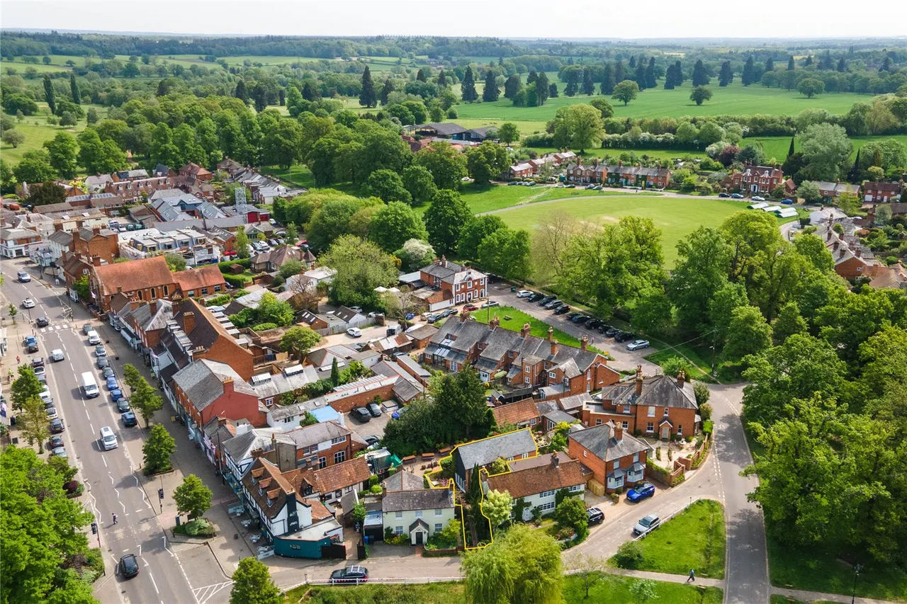 High Street, Hartley Wintney, Hampshire, RG27 8PE, photo 7