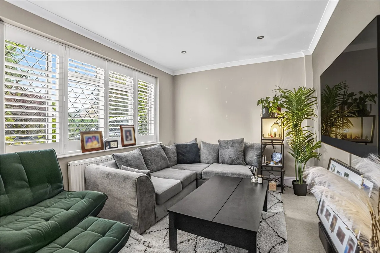 Sefton Close, West End, GU24, photo 2