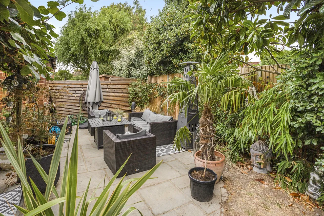 Sefton Close, West End, GU24, photo 24