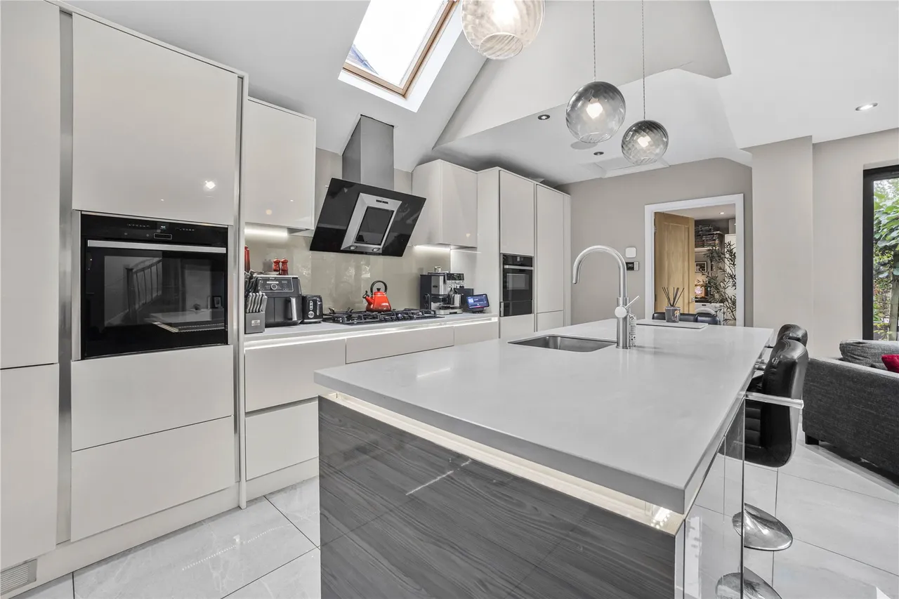 Sefton Close, West End, GU24, photo 7