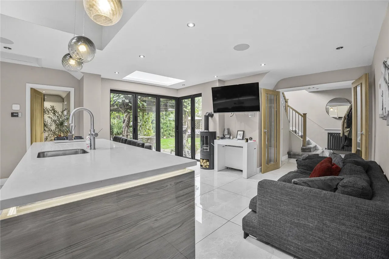 Sefton Close, West End, GU24, photo 8
