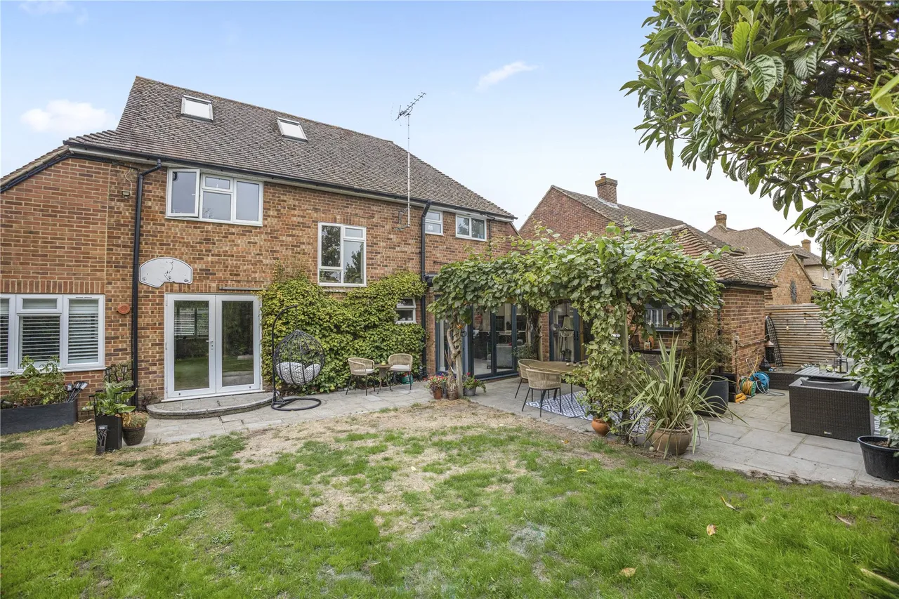 Sefton Close, West End, GU24, photo 23