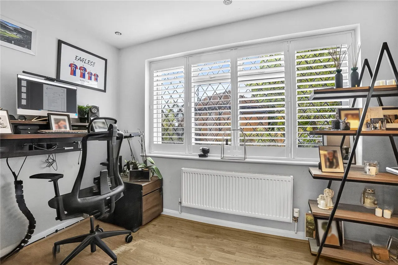 Sefton Close, West End, GU24, photo 3