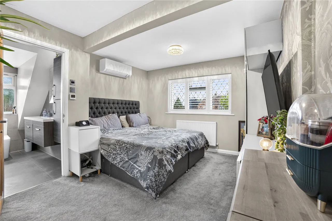 Sefton Close, West End, GU24, photo 14