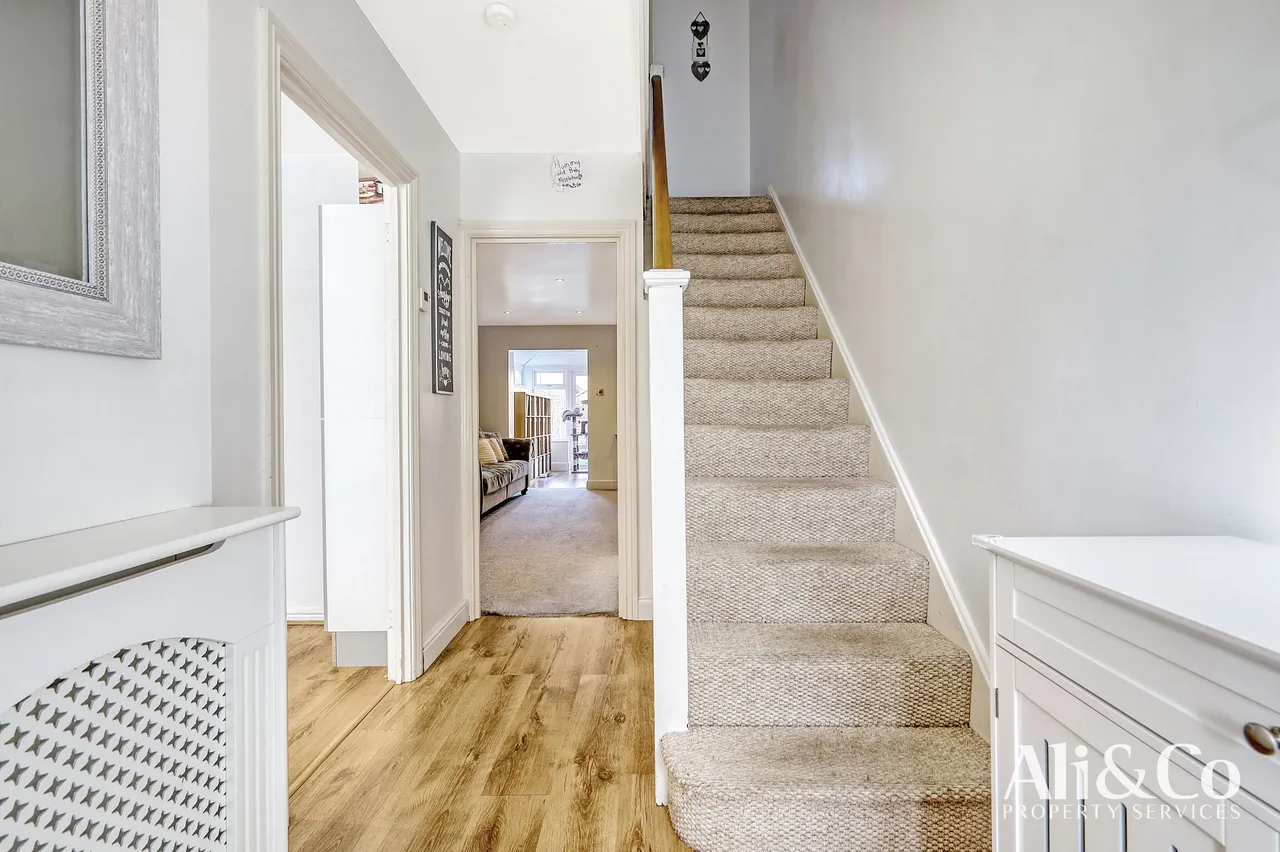 Thistle Close, Basildon, Essex, SS15 5GX, photo 10