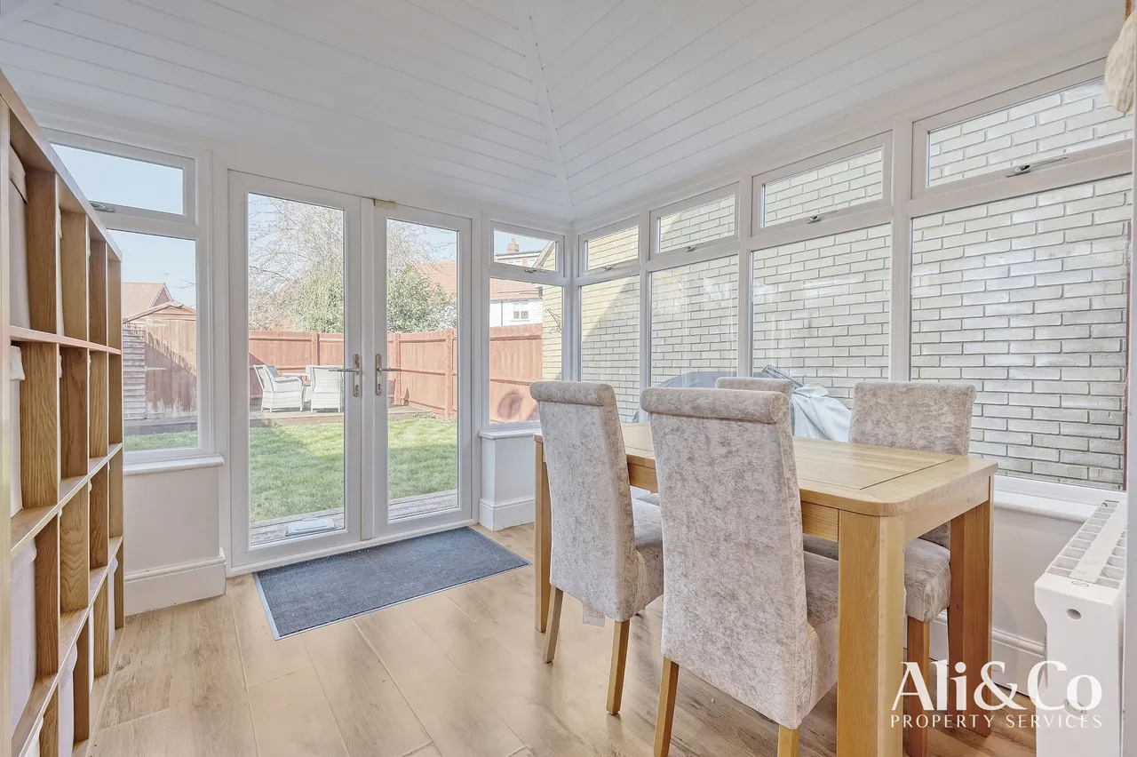 Thistle Close, Basildon, Essex, SS15 5GX, photo 9