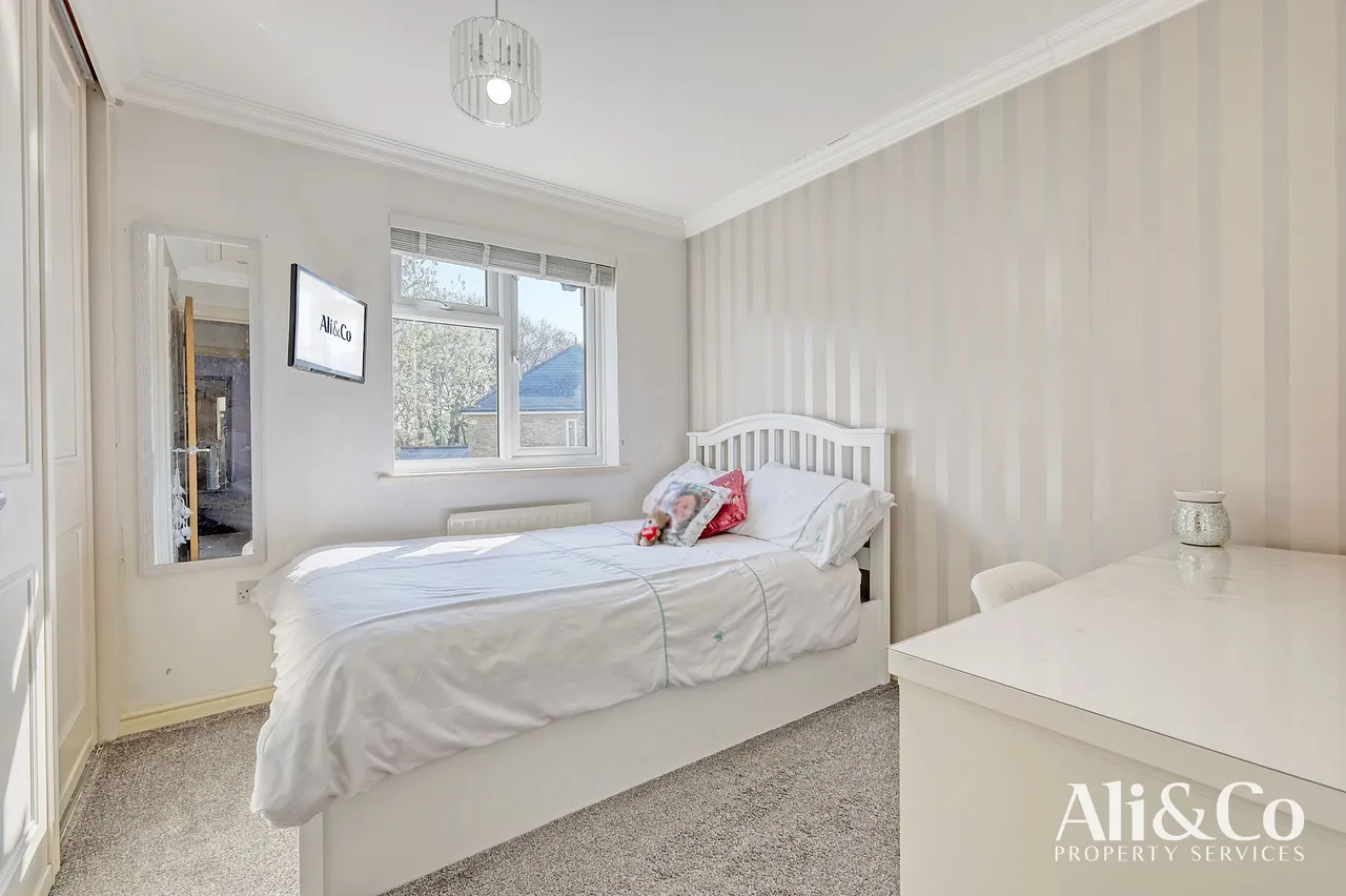 Thistle Close, Basildon, Essex, SS15 5GX, photo 17