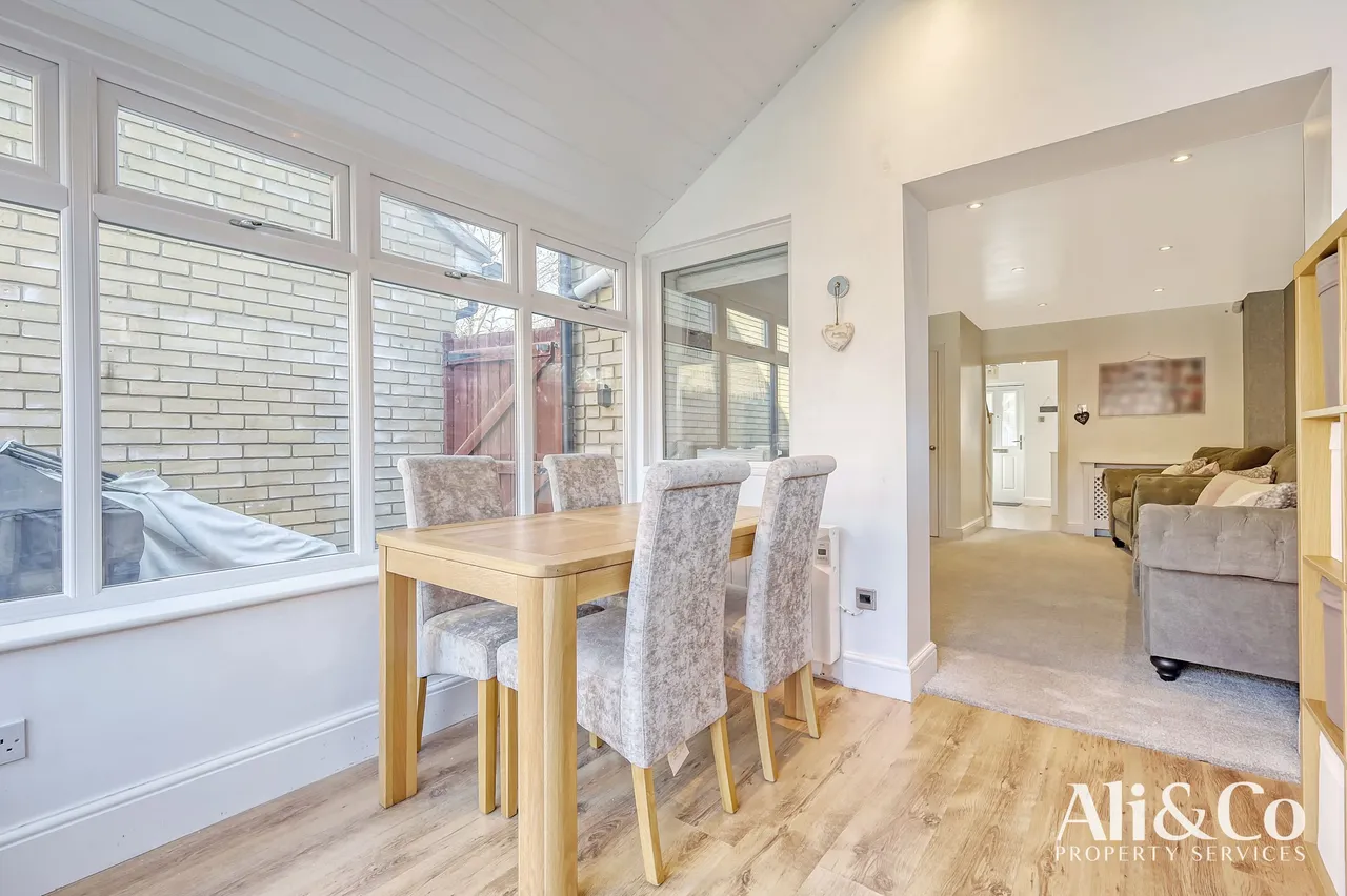 Thistle Close, Basildon, Essex, SS15 5GX, photo 8
