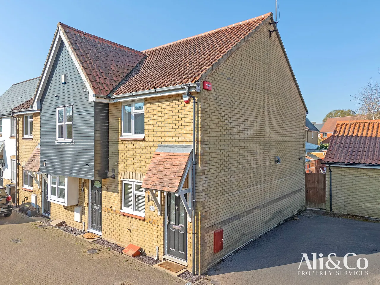 2 bed house for sale — Thistle Close, Basildon, Essex, SS15 5GX