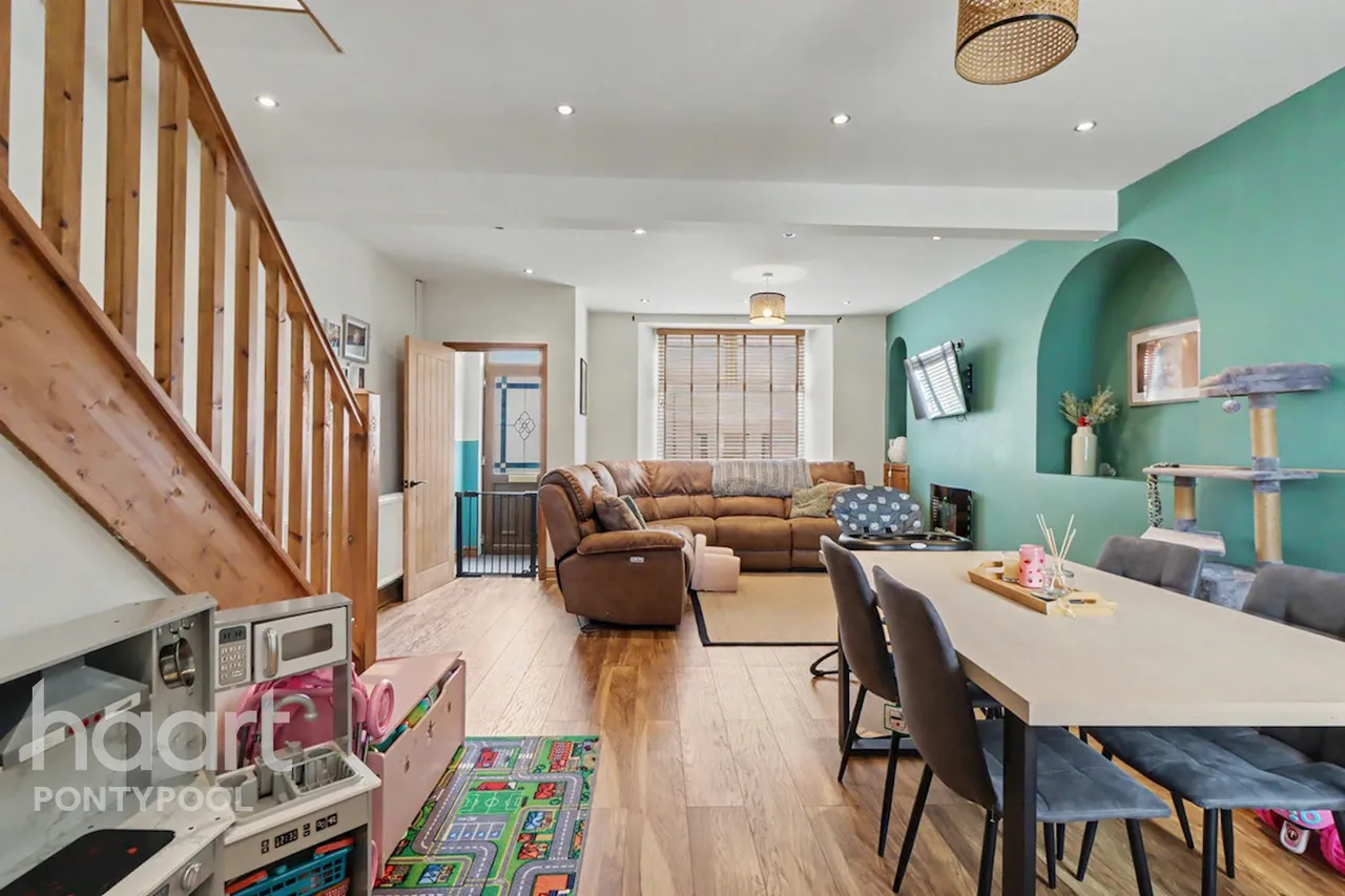 Cwmavon Road, Pontypool, NP4, photo 4