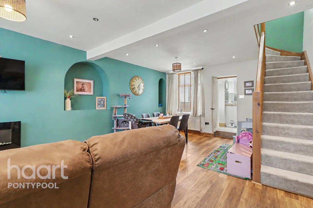 Cwmavon Road, Pontypool, NP4, photo 2