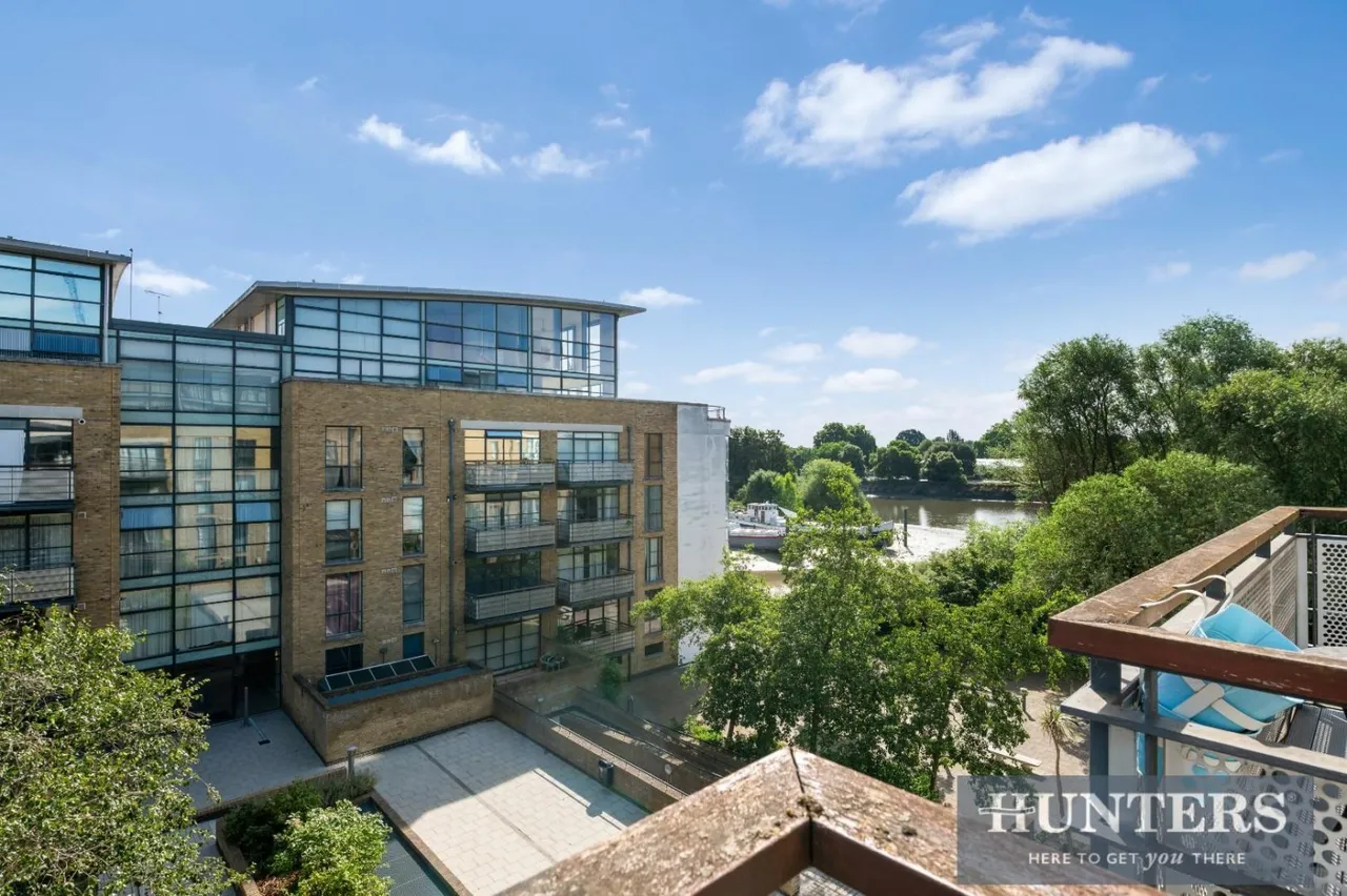 1 bed flat for sale — Brentford