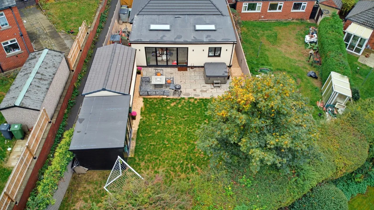 Westfield Road, Heckmondwike, WF16, photo 2