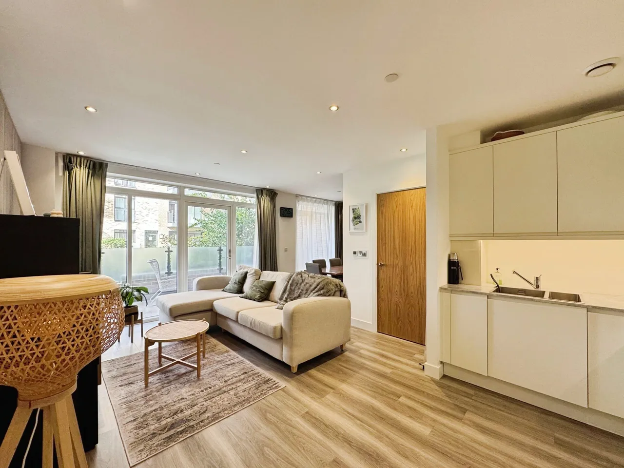 Lismore Boulevard, NW9, photo 3