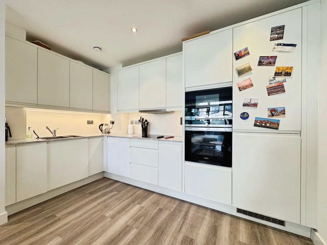 Lismore Boulevard, NW9, photo 2