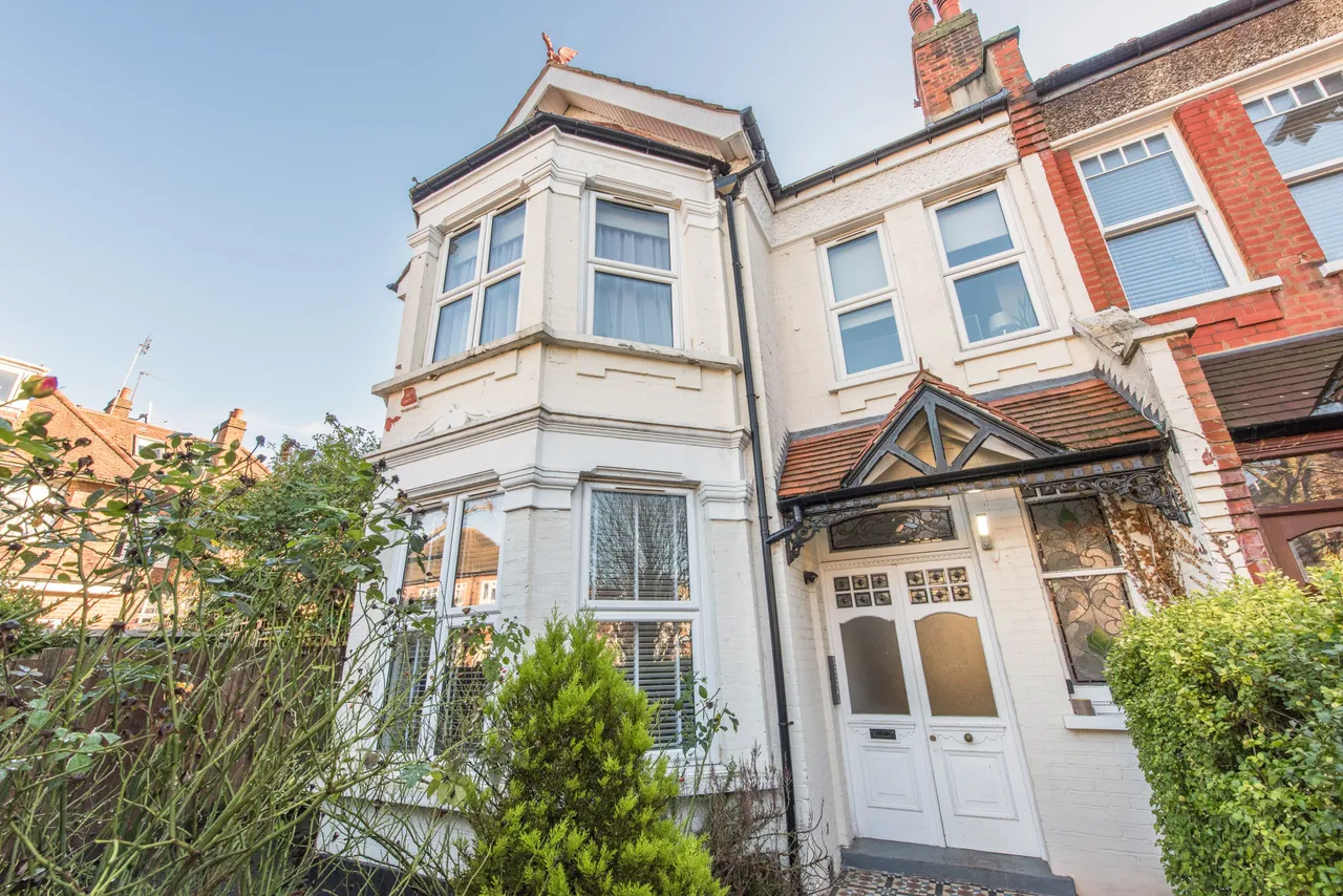 2 bed flat for sale, London, NW2