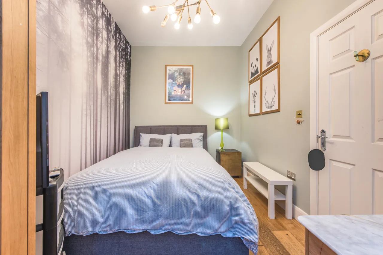 London, NW2, photo 6