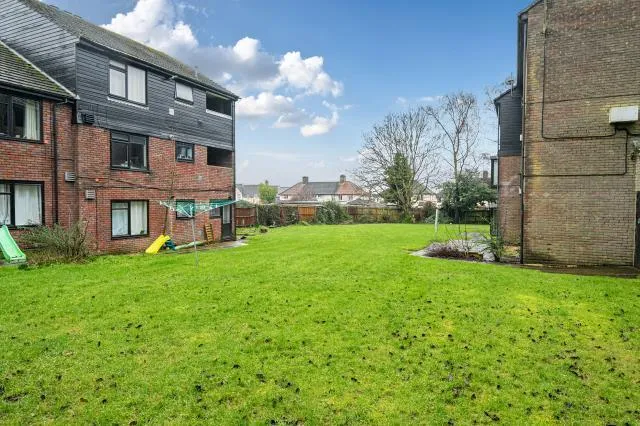 The Bourne, Bovingdon, HP3, photo 2