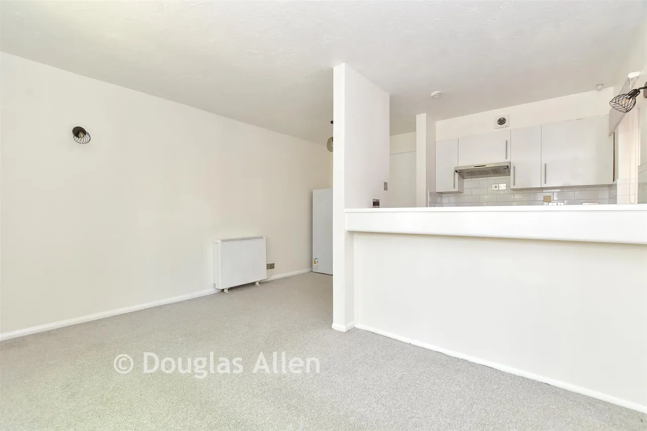 Higham Station Avenue, Chingford, E4, photo 10