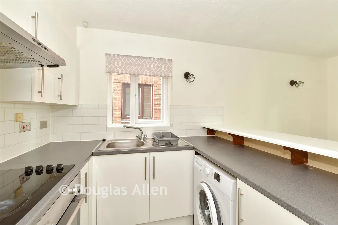 Higham Station Avenue, Chingford, E4, photo 12