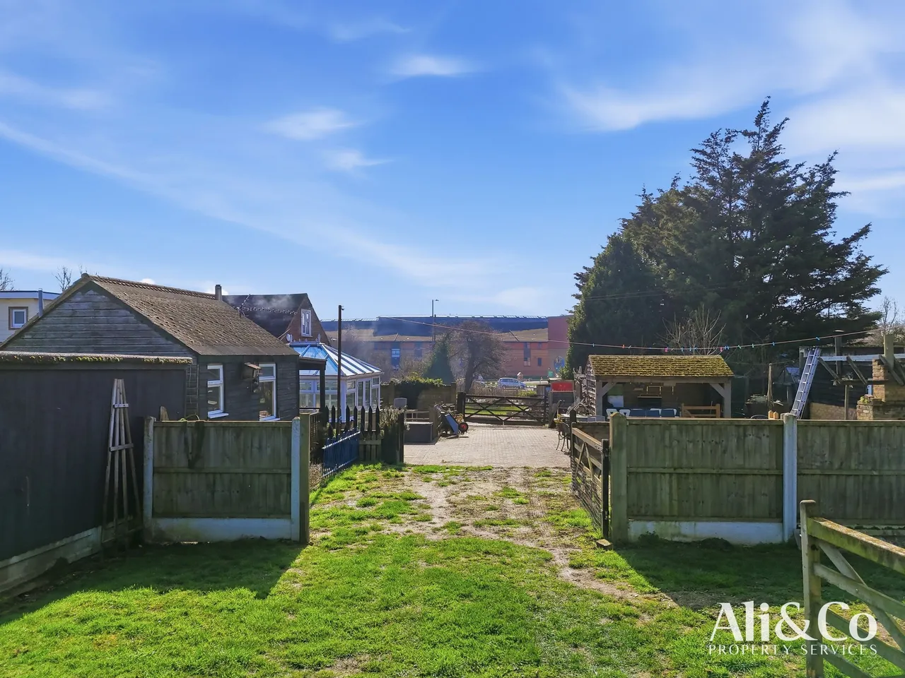 Marshfoot Road, Grays, Essex, RM16 4LU, photo 5