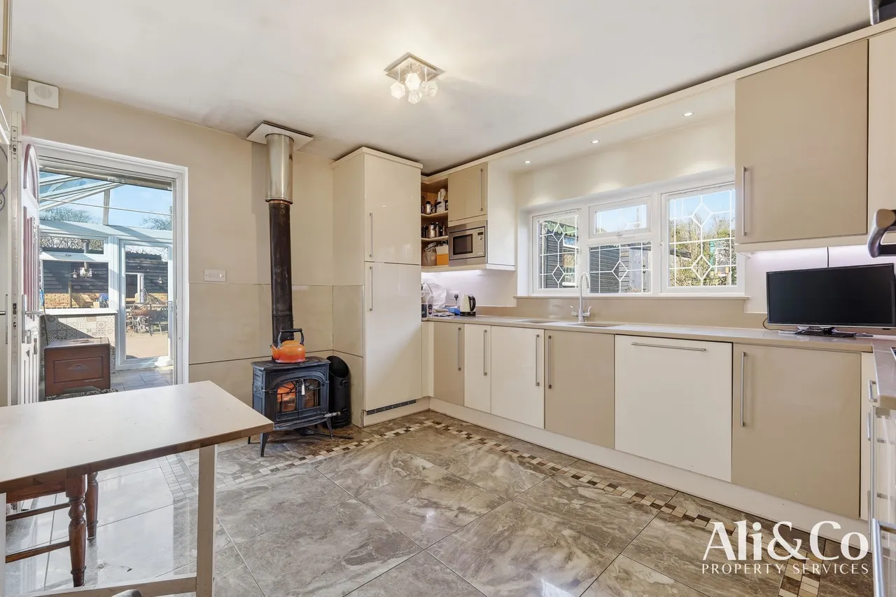 Marshfoot Road, Grays, Essex, RM16 4LU, photo 13
