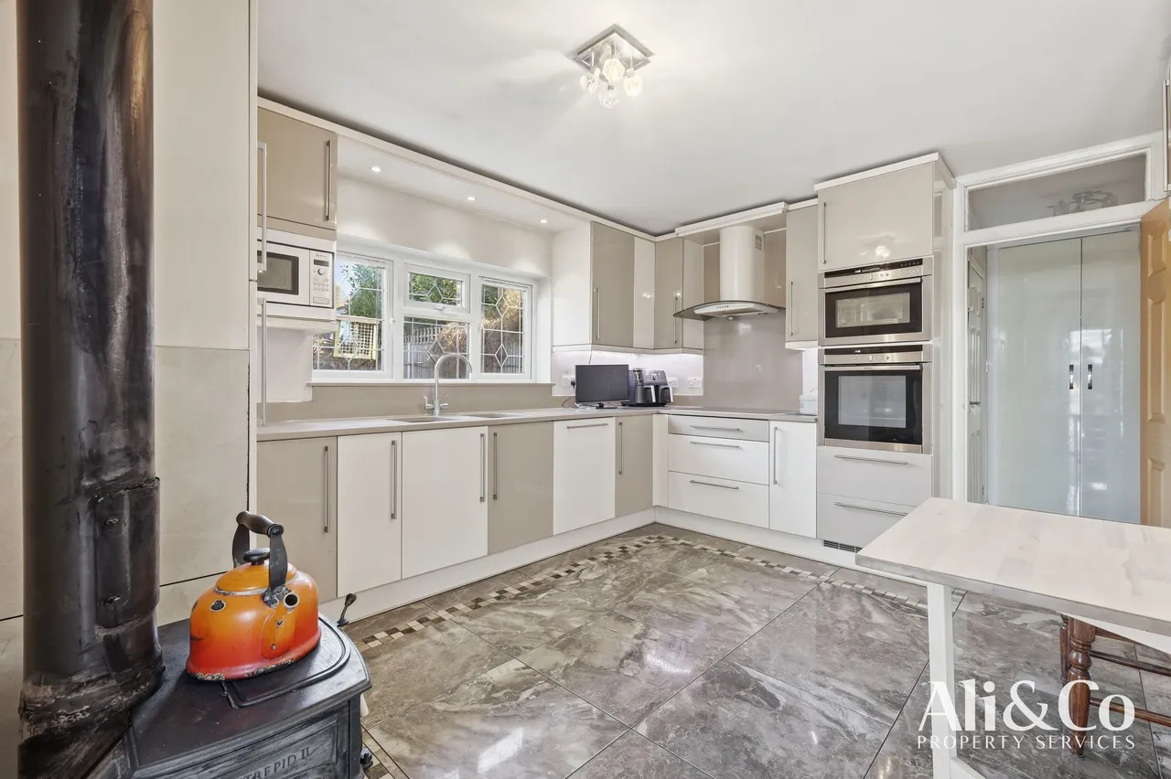 Marshfoot Road, Grays, Essex, RM16 4LU, photo 12