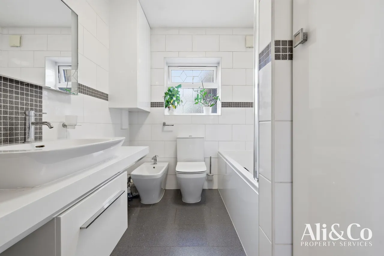 Marshfoot Road, Grays, Essex, RM16 4LU, photo 15