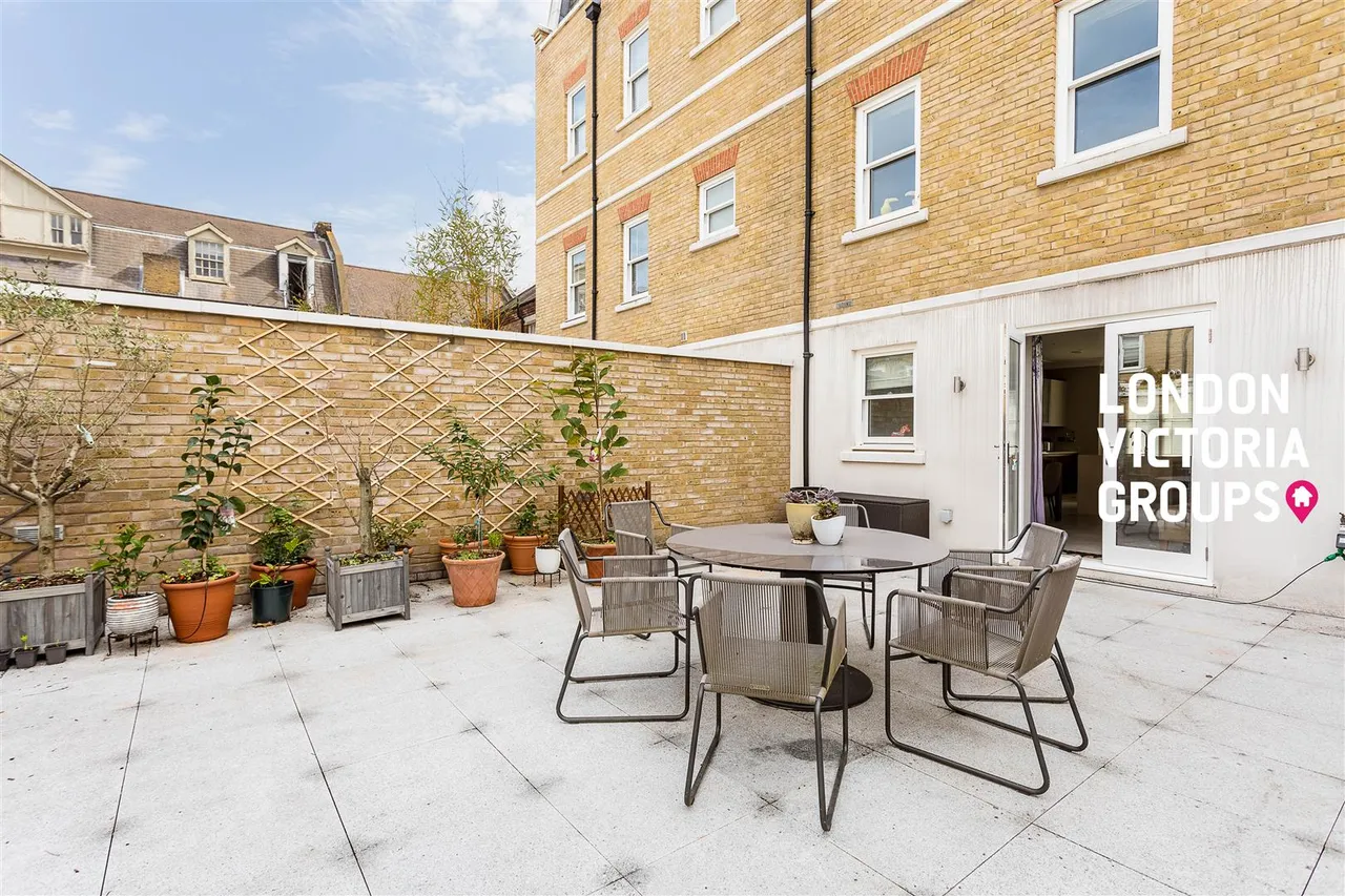 Battersea Park Road, London, photo 21