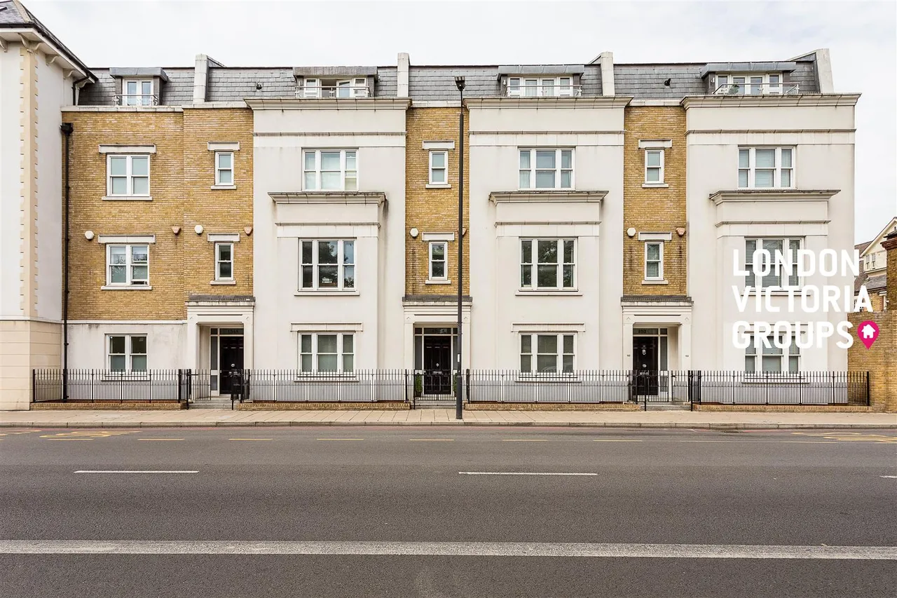 Battersea Park Road, London, photo 22